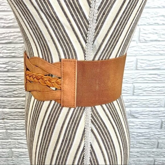 Wide Tan Elastic Belt Braided Faux Leather Front - Picture 4 of 7